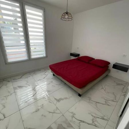 Appartement 2 Pieces, Salon Et Chambre, 44M2 Refait A Neuf Клиши Экстерьер фото
