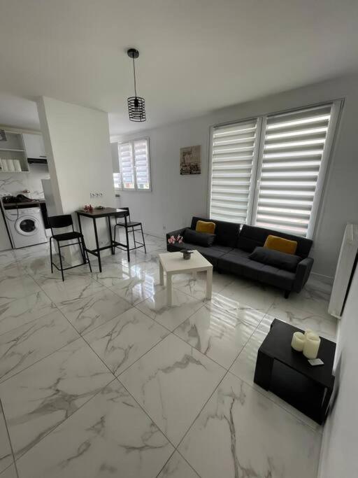 Appartement 2 Pieces, Salon Et Chambre, 44M2 Refait A Neuf Клиши Экстерьер фото