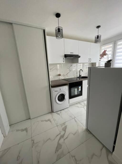 Appartement 2 Pieces, Salon Et Chambre, 44M2 Refait A Neuf Клиши Экстерьер фото