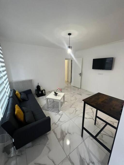 Appartement 2 Pieces, Salon Et Chambre, 44M2 Refait A Neuf Клиши Экстерьер фото